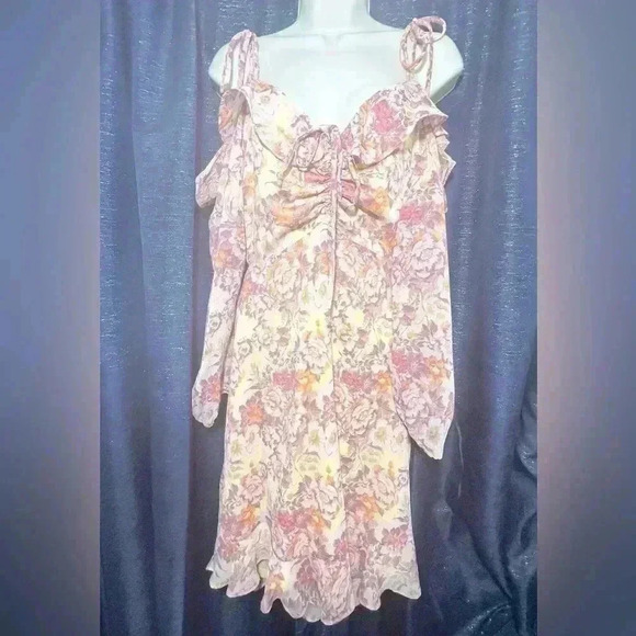 Rewind Juniors Women’s Floral Cold Shoulder Cut Out Dress - Picture 1 of 15